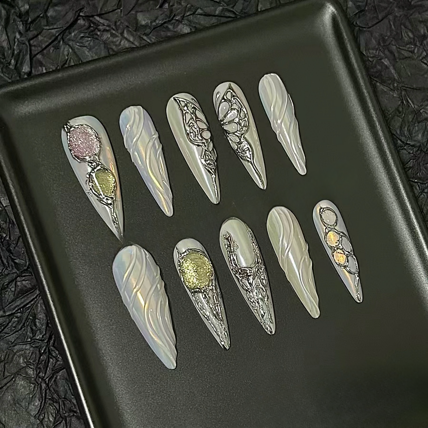 【Raised butterfly design】